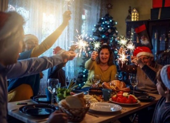 Главный санитарный врач Ростовской области посоветовал сидеть на Новый год дома