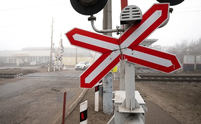 В Ростовской области произошло столкновение поезда и грузовика