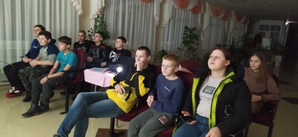 Скажи наркотикам НЕТ: в Верхнемакеевке провели беседу с подростками