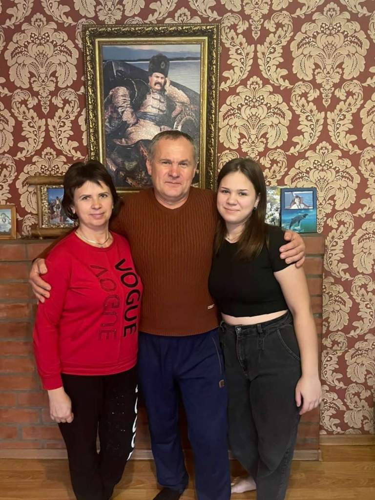 Младший сын Владимир с женой и дочерью