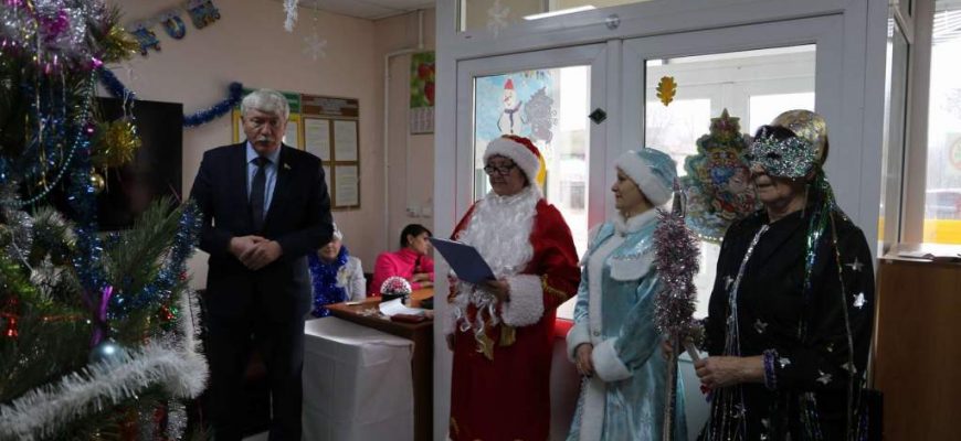 В ходе рабочего визита Вячеслав Николаевич Василенко посетил Первомайское социально-реабилитационное отделение