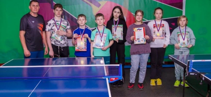 Кашарские теннисисты приняли участие в открытом Первенстве города Донецка