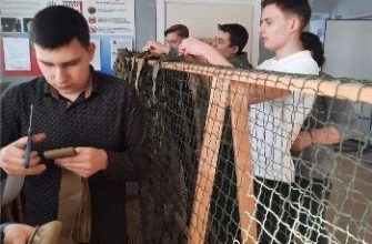 Старшеклассники Кашарской школы включились в процесс плетения маскировочных сетей