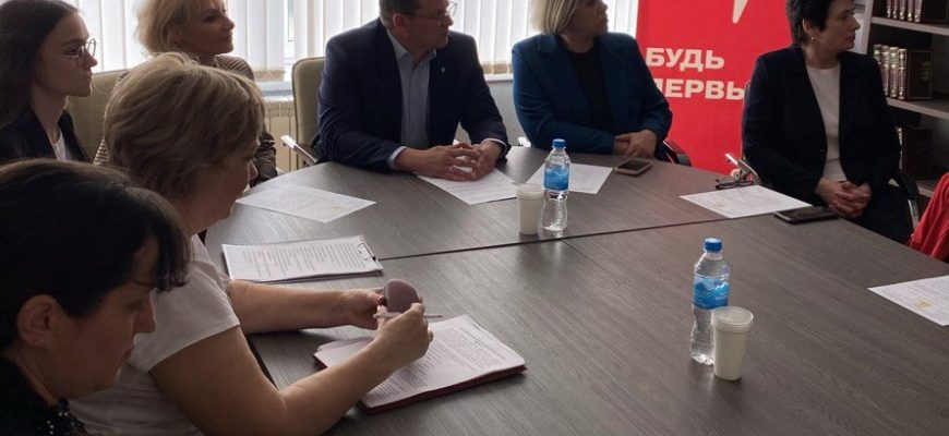 Движение Первых: председатель Кашарского отделения О.А. Зацева представила отчет об итогах работы