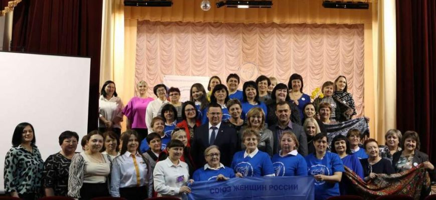 Союз женщин России: в Каменке прошла встреча женсовета с депутатами Госдумы
