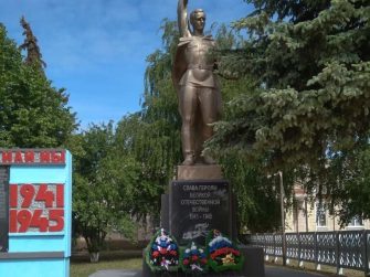 В Поповке Кашарского района продолжается выборочный капитальный ремонт памятника героям Великой Отечественной войны.