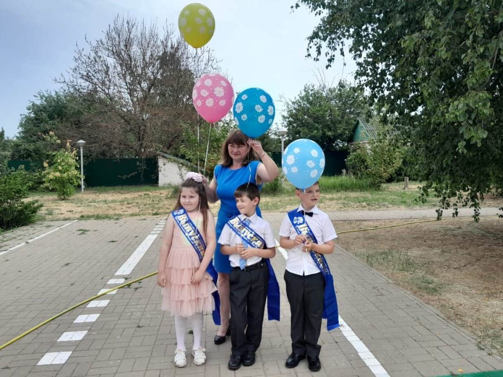 В теплой, трогательной обстановке прошел выпускной бал в Киевском детском саду «Зарянка» Кашарского района