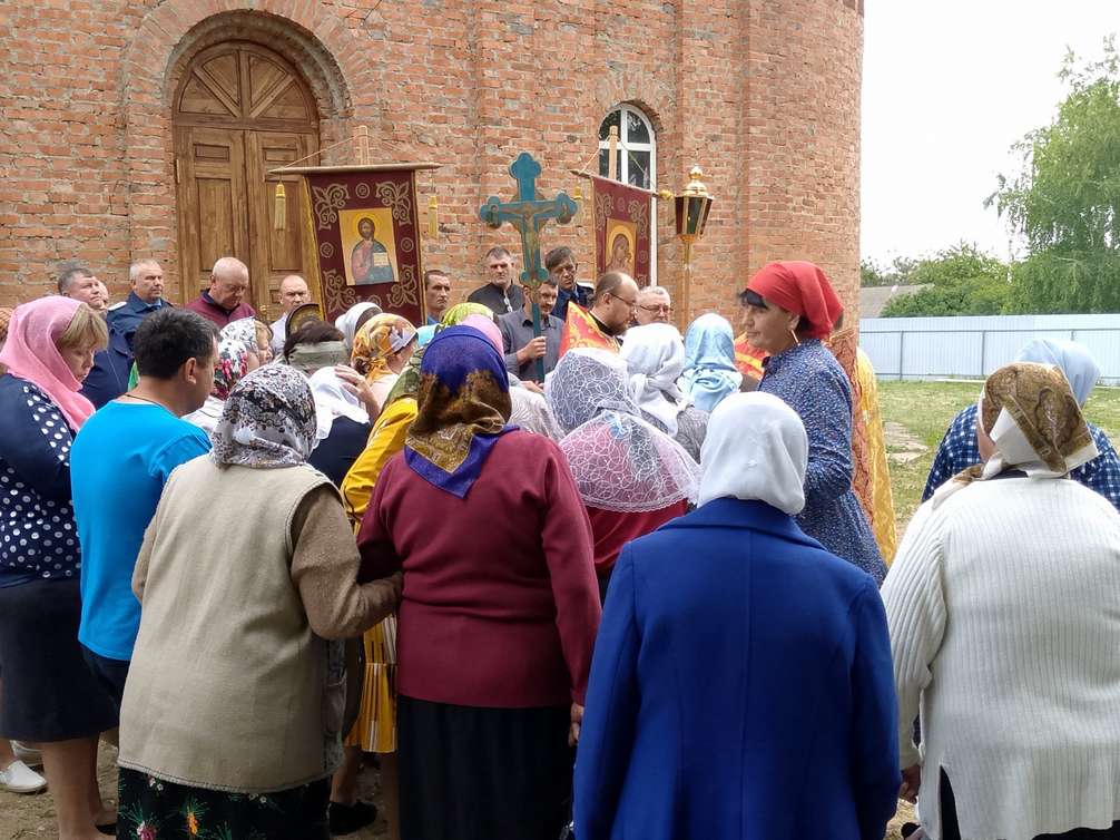 В Никольском храме слободы Кашары в честь Святителя Николая Чудотворца состоялся престольный праздник.