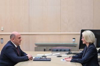 Михаил Мишустин провел рабочую встречу с советником губернатора Ростовской области Викторией Абрамченко