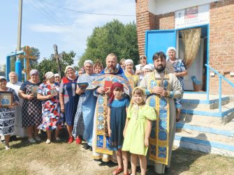 Престольный праздник отметили в храме Успения Божией Матери в хуторе Талловерове Кашарского Благочиния.