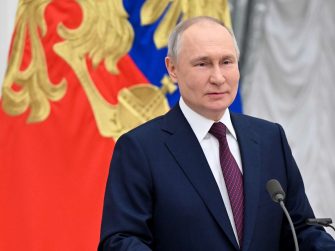 Владимир Путин: трудовые мигранты должны соблюдать законы РФ и знать русский язык