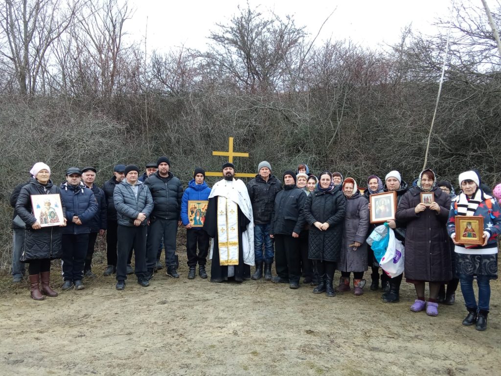 Крестный ход к Святому источнику в селе Первомайское