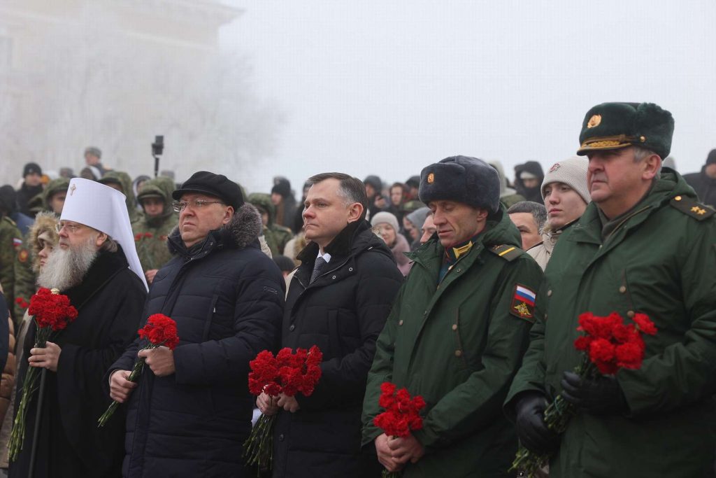 Церемония возложения венков и цветов к мемориальному комплексу «Воинам-освободителям города Ростова-на-Дону от немецко-фашистских захватчиков»