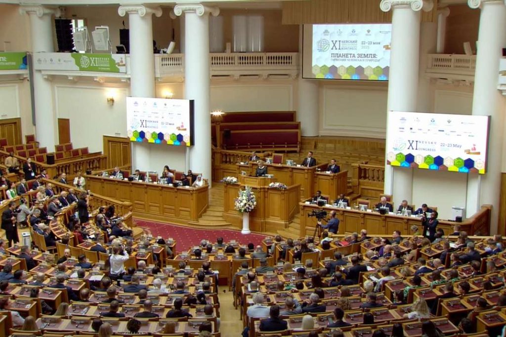 Юрий Слюсарь возглавил делегацию Ростовской области на Невском международном экологическом конгрессе.