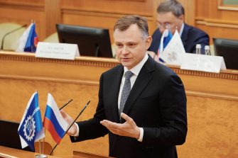 Юрий Слюсарь заявил, что на Дону ежемесячно производят до ста тысяч беспилотников