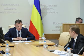 Юрий Слюсарь поручил закончить реконструкцию Аллеи Славы в Морозовском районе