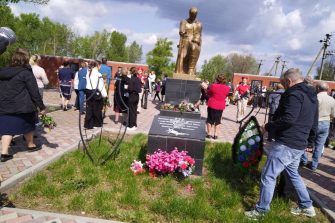 Вечная память и благодарность за Победу: в Киевском поселении прошел митинг