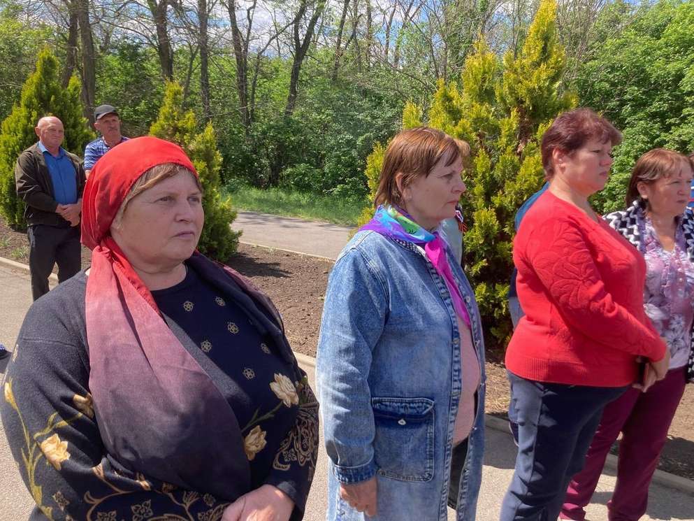 В хуторе Пономареве у памятника Ф. Подтелкову и М. Кривошлыкову состоялся торжественный митинг, посвященный 107 годовщине трагической гибели казаков