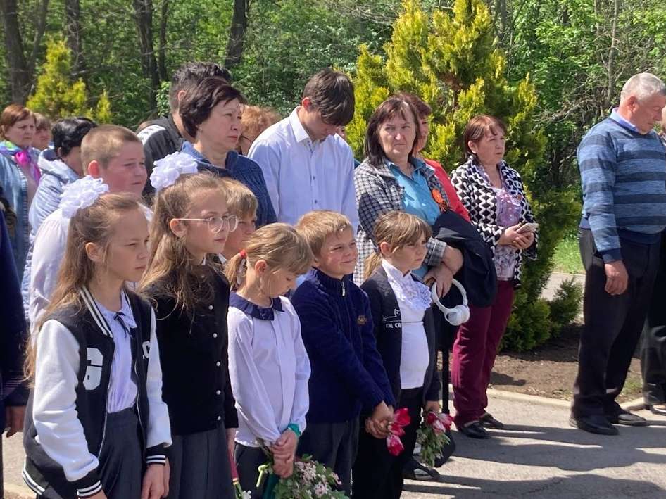 В хуторе Пономареве у памятника Ф. Подтелкову и М. Кривошлыкову состоялся торжественный митинг, посвященный 107 годовщине трагической гибели казаков