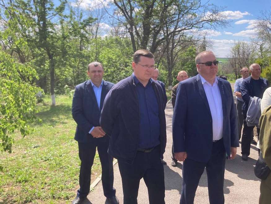 В хуторе Пономареве у памятника Ф. Подтелкову и М. Кривошлыкову состоялся торжественный митинг, посвященный 107 годовщине трагической гибели казаков