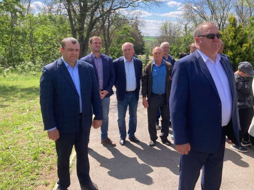 В хуторе Пономареве у памятника Ф. Подтелкову и М. Кривошлыкову состоялся торжественный митинг, посвященный 107 годовщине трагической гибели казаков