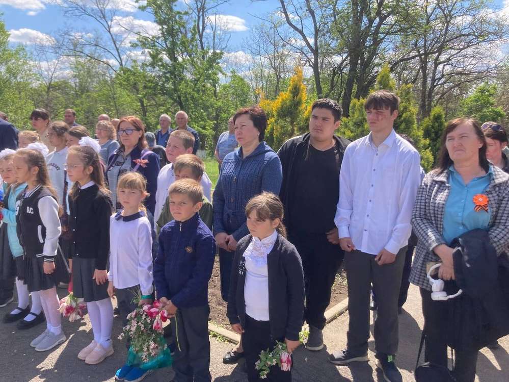 В хуторе Пономареве у памятника Ф. Подтелкову и М. Кривошлыкову состоялся торжественный митинг, посвященный 107 годовщине трагической гибели казаков