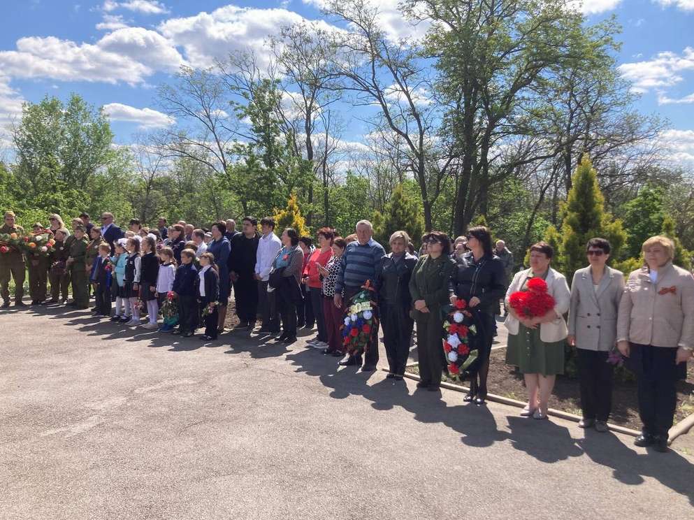 В хуторе Пономареве у памятника Ф. Подтелкову и М. Кривошлыкову состоялся торжественный митинг, посвященный 107 годовщине трагической гибели казаков