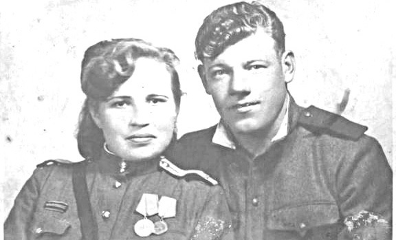 Свадебное фото Гайворонских, 18.06.1945, Берлин