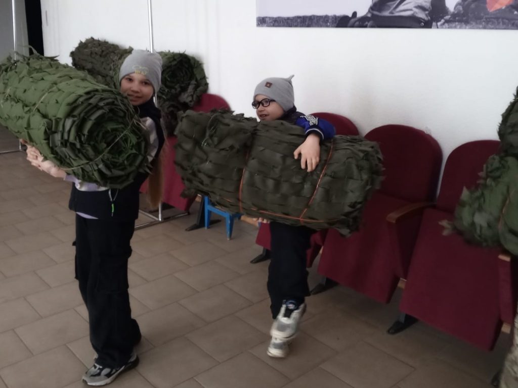 Единство фронта и тыла: волонтеры Кашарского района продолжают оказывать помощь военнослужащим