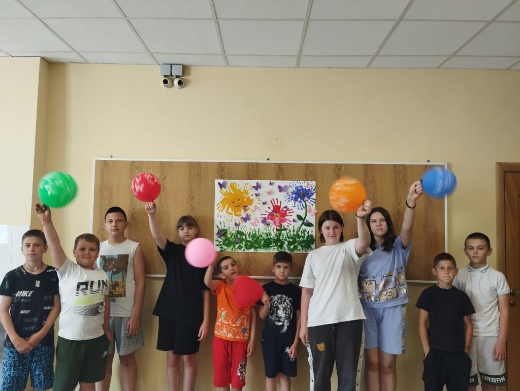 В Лысогорке открылся летний пришкольный лагерь «Дружба»