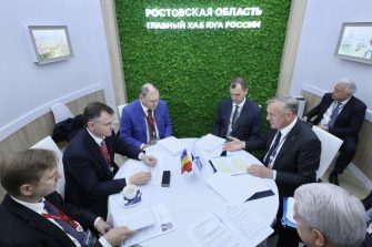 Юрий Слюсарь назвал приоритетной задачу газификации социальных объектов в Ростовской области