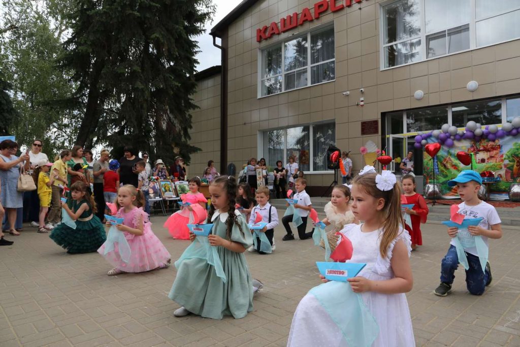 Праздник детства: в Кашарах День защиты детей прошел ярко и весело