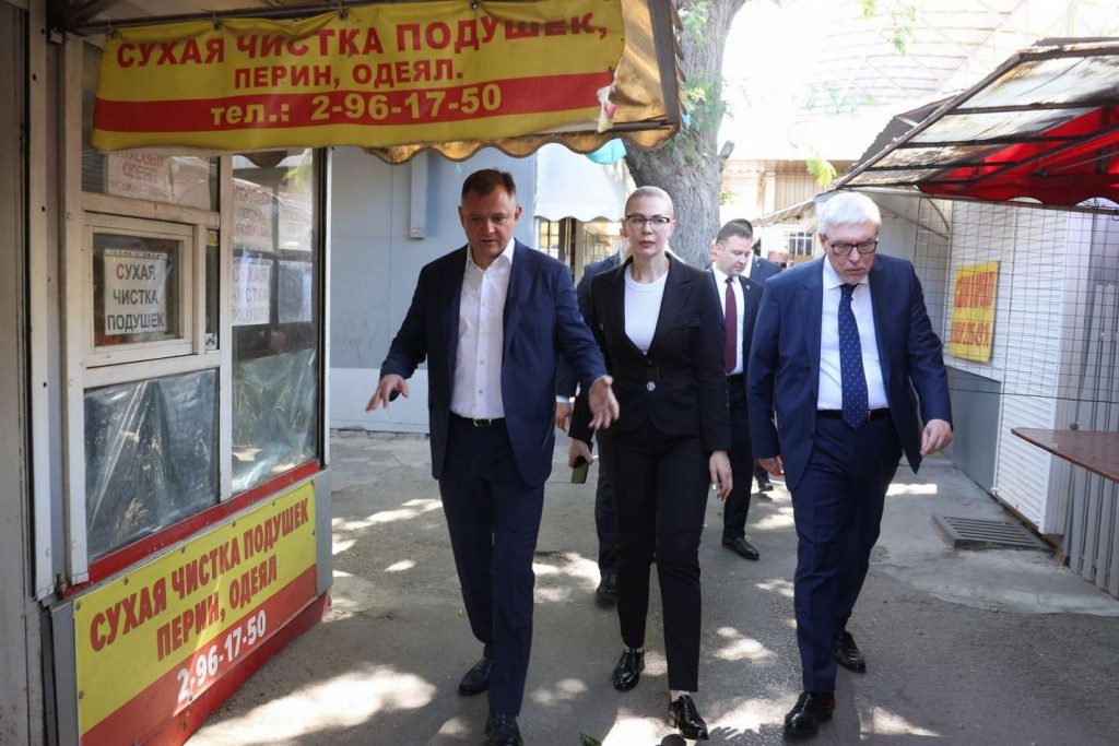 Юрий Слюсарь обозначил требования к объектам нестационарной торговли