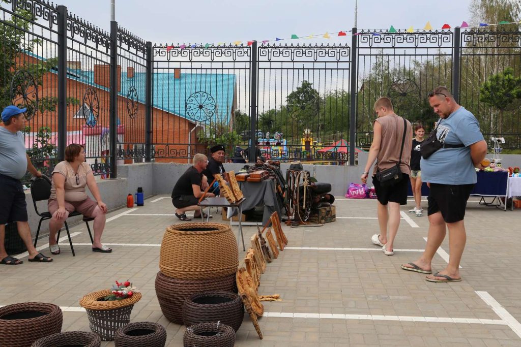 В Каменке впервые стартовала серия забегов по пересеченной местности «Светлый DON SPACE TRAIL»