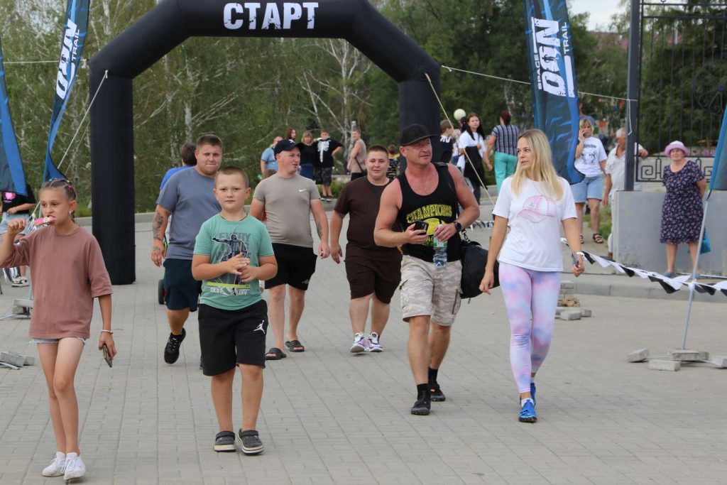 В Каменке впервые стартовала серия забегов по пересеченной местности «Светлый DON SPACE TRAIL»
