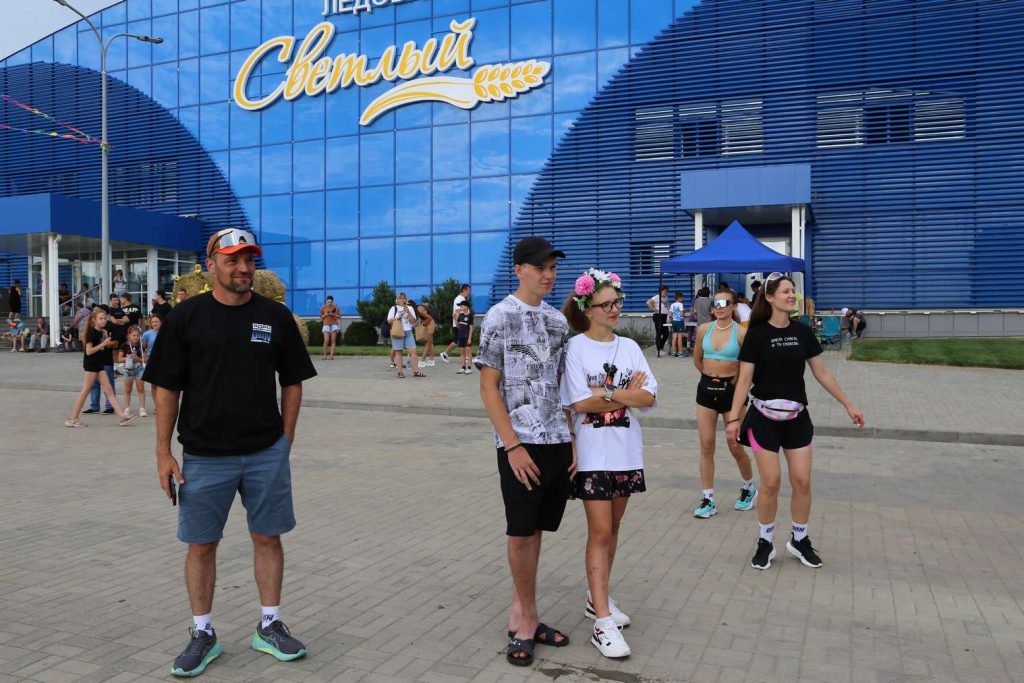 В Каменке впервые стартовала серия забегов по пересеченной местности «Светлый DON SPACE TRAIL»