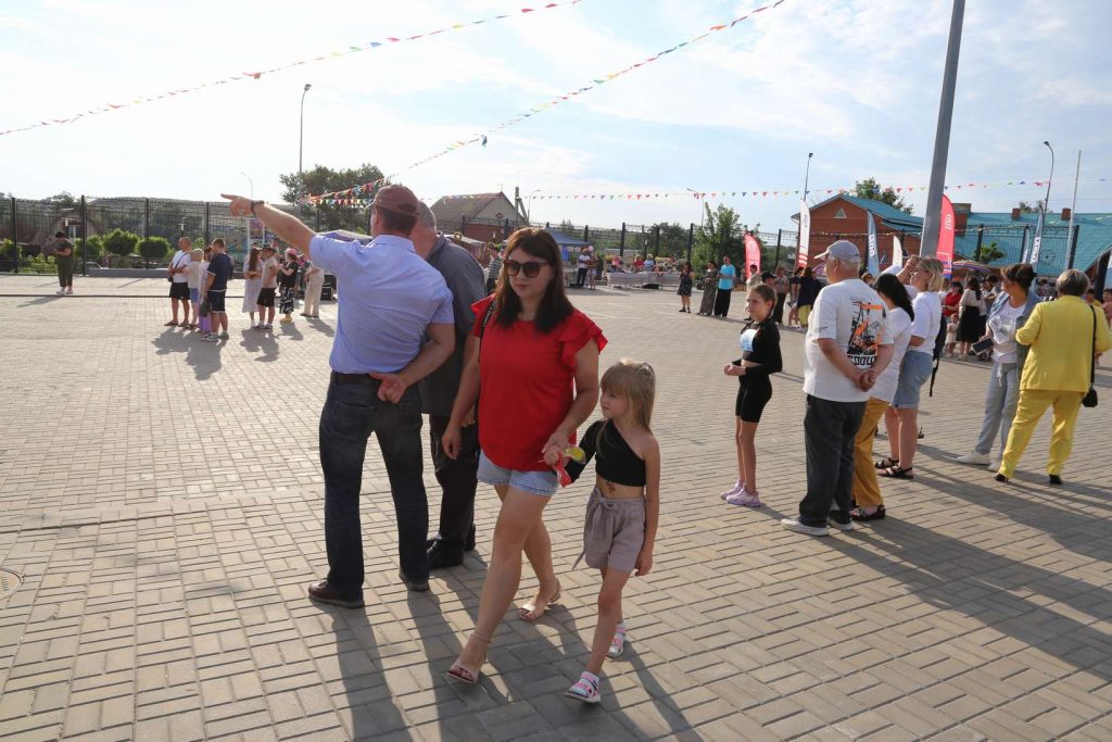 В Каменке впервые стартовала серия забегов по пересеченной местности «Светлый DON SPACE TRAIL»