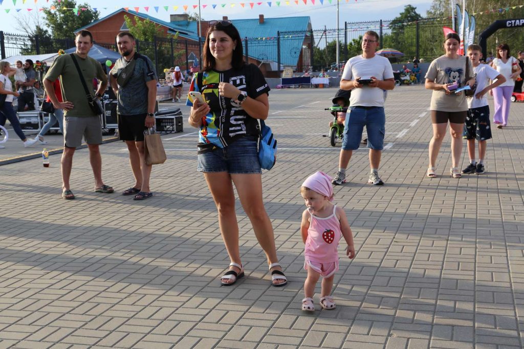 В Каменке впервые стартовала серия забегов по пересеченной местности «Светлый DON SPACE TRAIL»