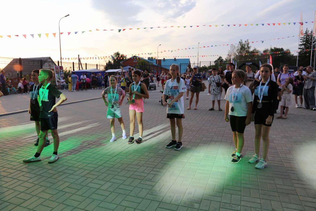 В Каменке впервые стартовала серия забегов по пересеченной местности «Светлый DON SPACE TRAIL»
