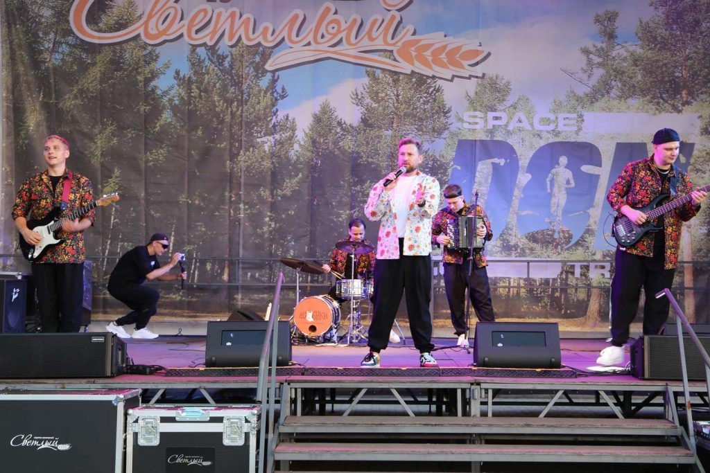 В Каменке впервые стартовала серия забегов по пересеченной местности «Светлый DON SPACE TRAIL»