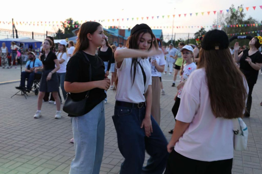 В Каменке впервые стартовала серия забегов по пересеченной местности «Светлый DON SPACE TRAIL»
