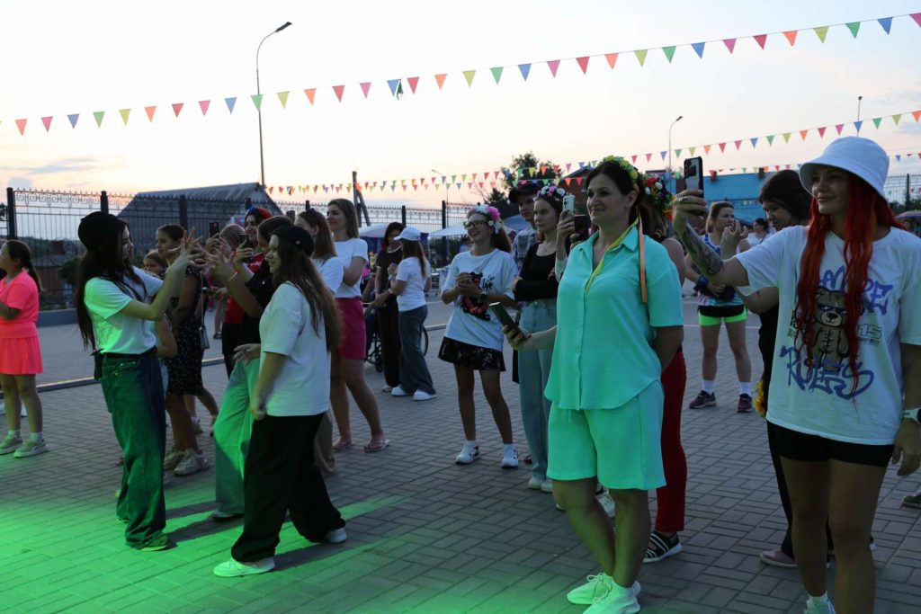 В Каменке впервые стартовала серия забегов по пересеченной местности «Светлый DON SPACE TRAIL»
