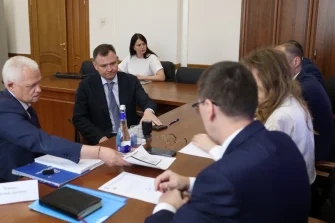 Юрий Слюсарь подал документы в областную избирательную комиссию
