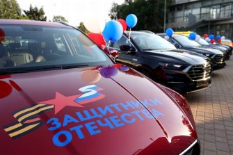 На Дону участники СВО получили ключи от спецавтомобилей