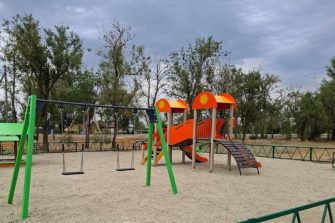 На Дону обновляются детские площадки