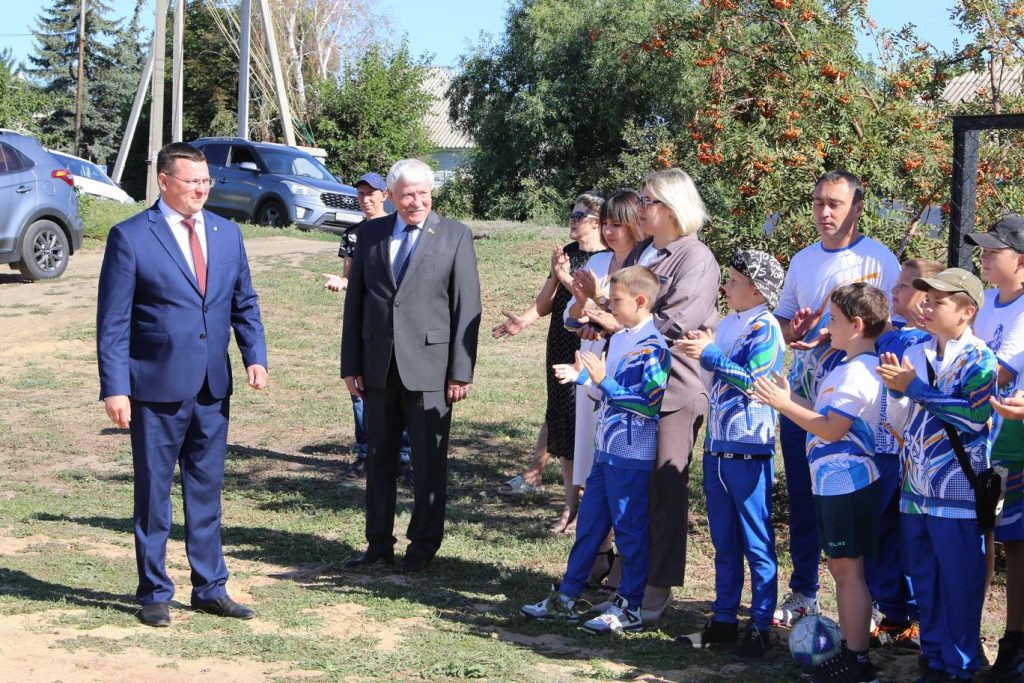 В Кашарах состоялось торжественное открытие современной, многофункциональной спортивной площадки