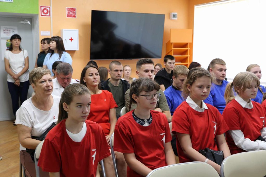 Встреча в Кашарской библиотеке объединила волонтеров и представителей власти