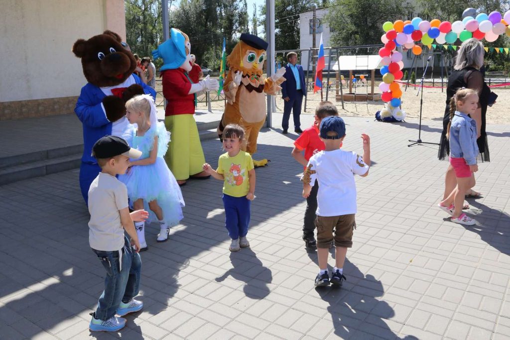 Мир игр и фантазий: в Россоши появилась новая детская площадка