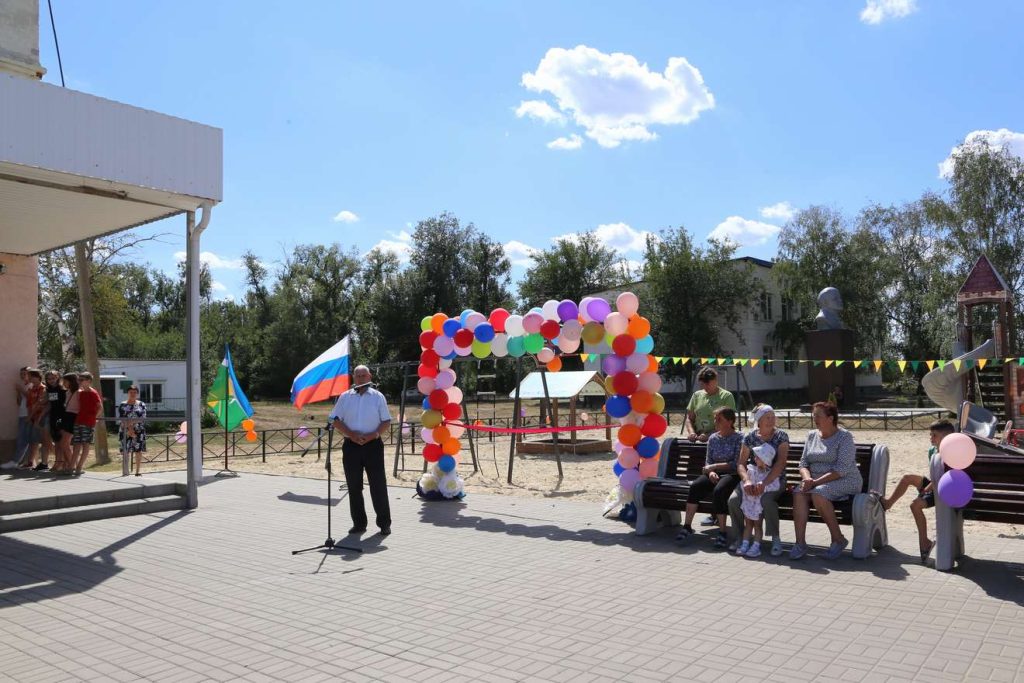 Мир игр и фантазий: в Россоши появилась новая детская площадка