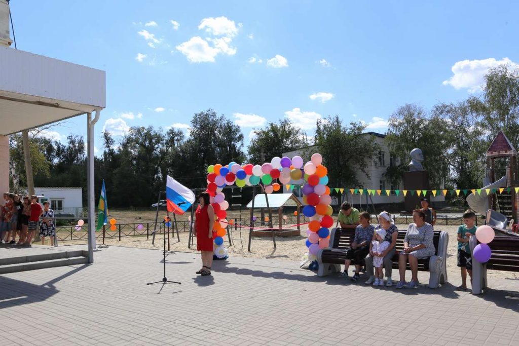 Мир игр и фантазий: в Россоши появилась новая детская площадка